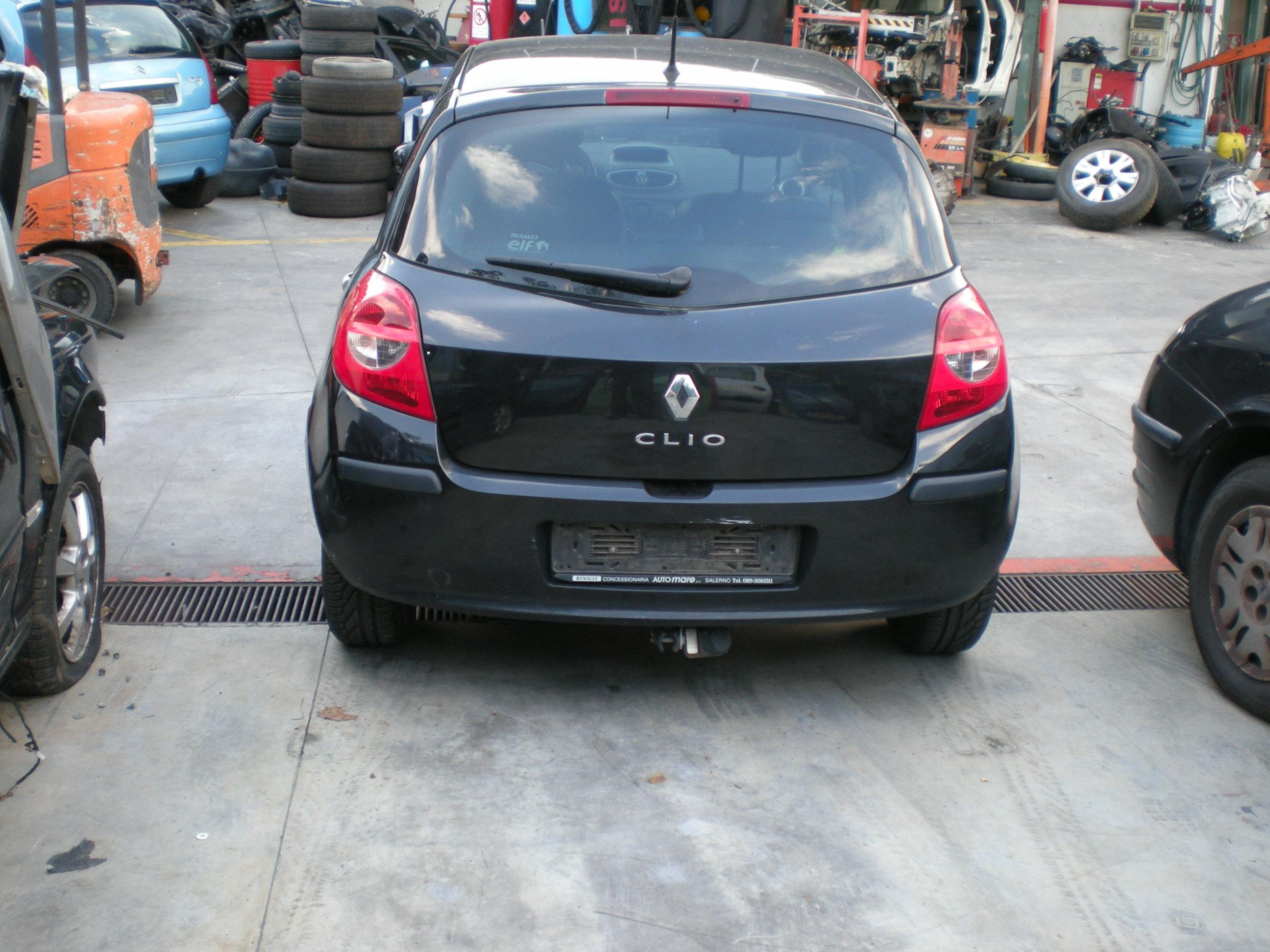 renault clio le iene disponibile presso Autodemolizione Eco ad Avellino